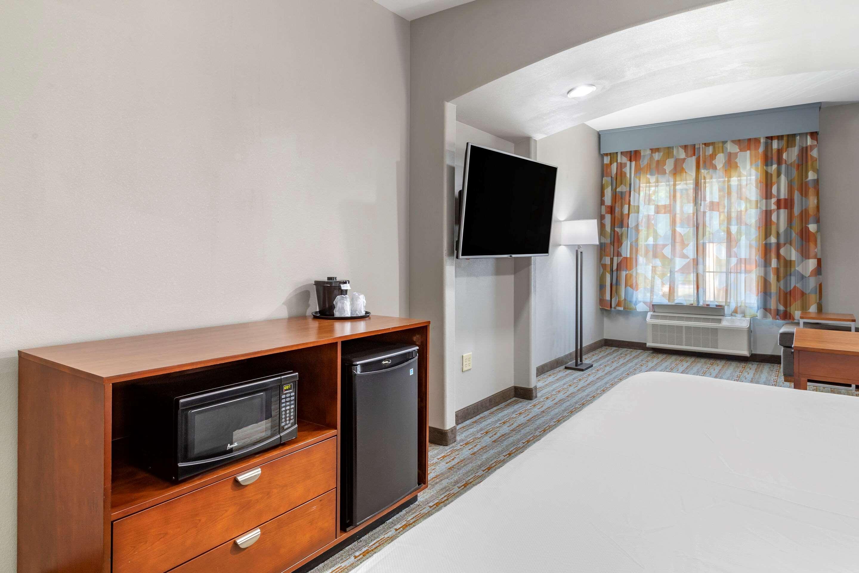 Comfort Inn & Suites Cleveland Exteriér fotografie